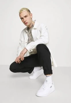 Remise ✔️ Zign UNISEX - T-shirt à Manches Longues - Olive ⭐ -Pas Cher Zign Boutique 12e37490733b42d7acc1ab45f97a7936