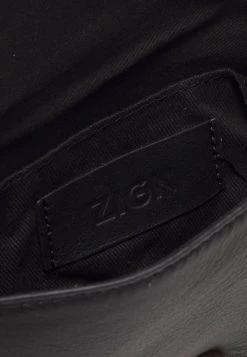 Offres 🧨 Zign LEATHER - Pochette - Black ❤️ -Pas Cher Zign Boutique 183372a26e8543b4a1a398963bec5f3e