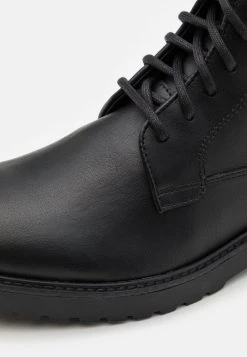 Acheter ✔️ Zign UNISEX - Bottines à Lacets - Black ⭐ -Pas Cher Zign Boutique 25803b2d9b1c48f88cc992cd3f8b61b0