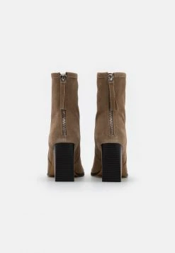 Les meilleures critiques de 🌟 Zign Bottines - Beige 😍 -Pas Cher Zign Boutique 2a900534d47c4b069a6079242293c33f