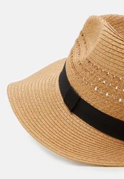 De gros 🧨 Zign Chapeau - Camel ⌛ -Pas Cher Zign Boutique 4aa7921097f846acbae7355b345781f9