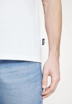 Tout neuf 🎉 Zign UNISEX - T-shirt Basique - White 😉 11 Tout neuf 🎉 Zign UNISEX - T-shirt Basique - White 😉 -Pas Cher Zign Boutique 4d7b1ccbb4004824919924f8c73e4598