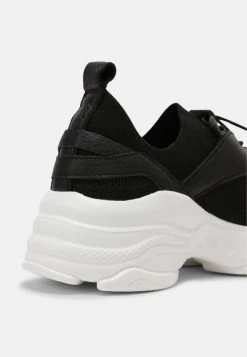 Les meilleures critiques de 😀 Zign Baskets Basses - Black ⌛ -Pas Cher Zign Boutique 5fbab3fa9ee04a709df3cede01ccd232