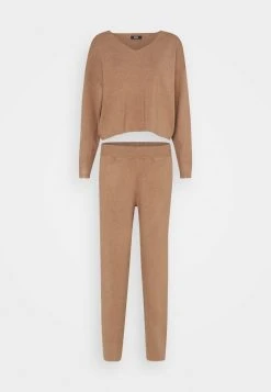 Top 10 🎁 Zign SET V NECK AND PANT - Pullover - Camel 🔥