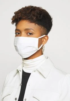 Nouveau 💯 Zign 3 PACK - Masque En Tissu - Red/pink /white ⌛ 8 Nouveau 💯 Zign 3 PACK - Masque En Tissu - Red/pink /white ⌛ -Pas Cher Zign Boutique 8a85fd07fb084cf0ae84dd3943aec3c9