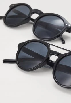 Les meilleures critiques de 🛒 Zign 2 PACK - Lunettes De Soleil - Black/grey 🔔 -Pas Cher Zign Boutique 9260c64f9ea84cb18f945be56d0d1373