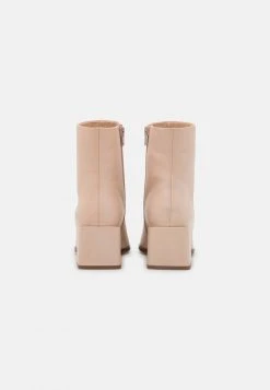 Remise ⌛ Zign Bottines - Off White 🛒 -Pas Cher Zign Boutique 9e03996bbaa44f48a1aaaa4d257a05ed